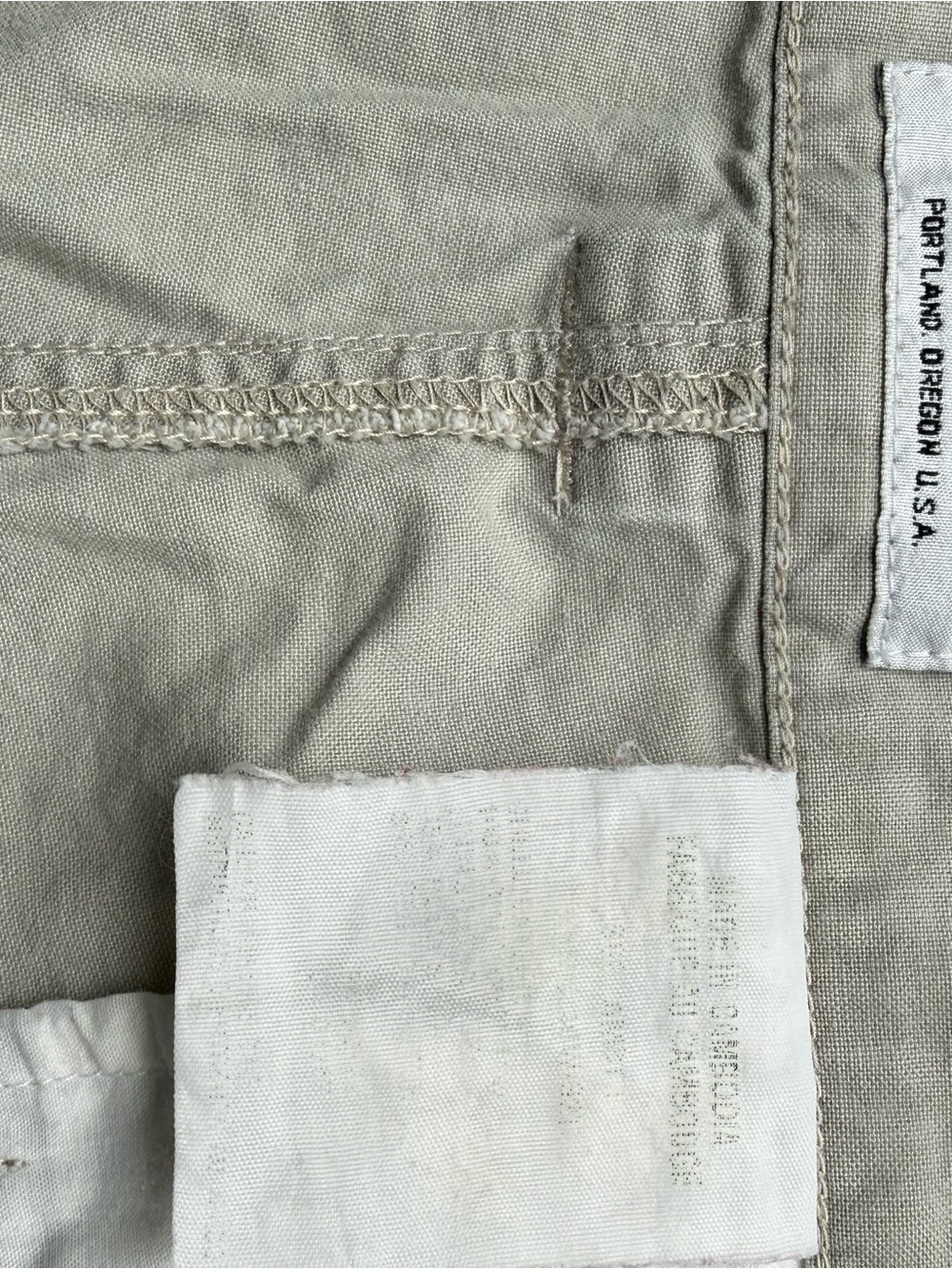 Men’s Columbia Light Beige Casual Shorts - Picture 4 of 16